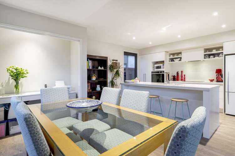 14 Eden Crescent Brookfield_13