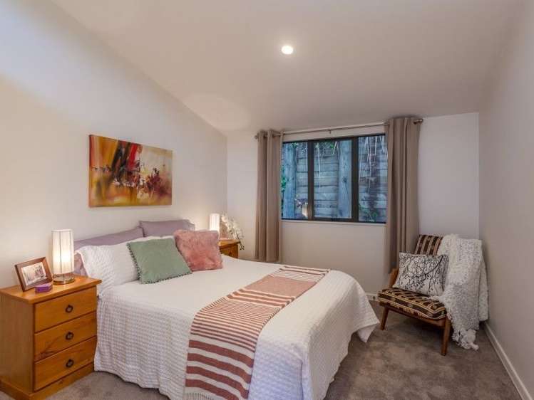 176 Laingholm Drive Titirangi_10