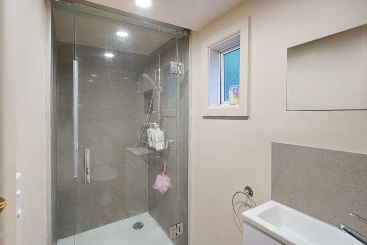 9 Saint Lukes Street Woolston_16