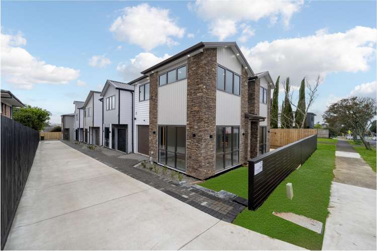 Lots 1-4/23 Bradbury Road Botany Downs_21