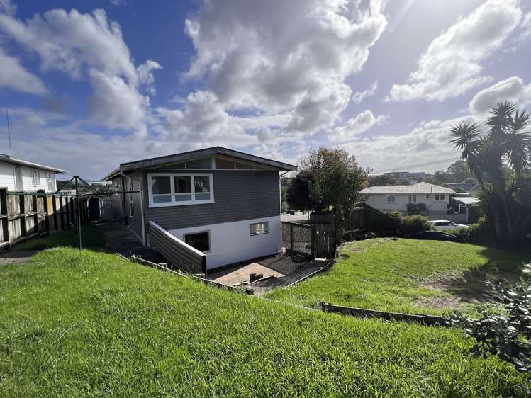 122 Vodanovich Road Te Atatu South_11