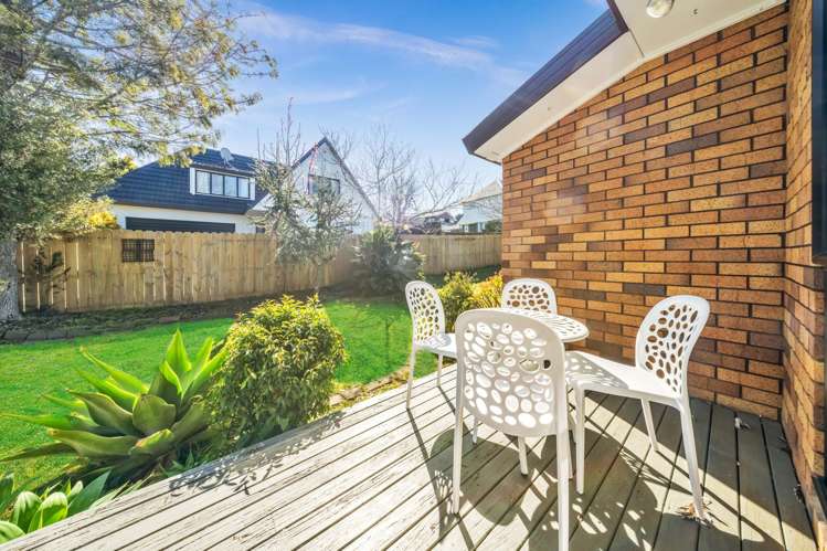 9 Cambric Place Botany Downs_33