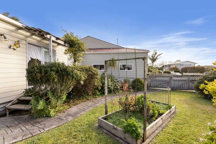 6 Lillian Place Orewa_24