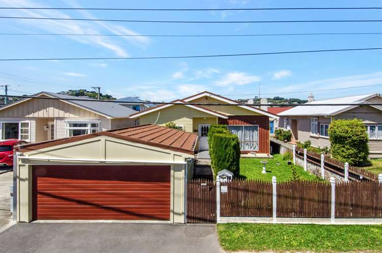 68 Kauri Street Miramar_24