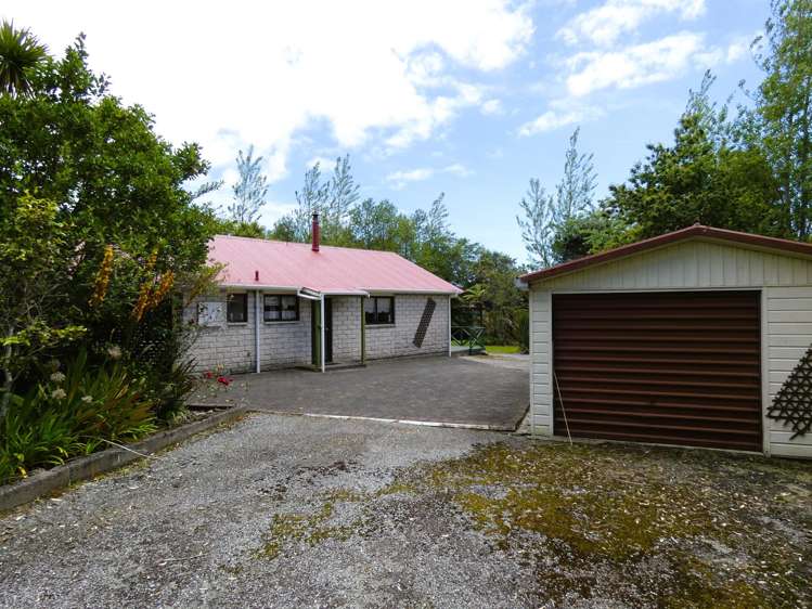 1 Howell Street Waimangaroa_13