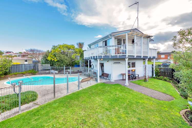 9 Bodi Place Te Atatu South_16
