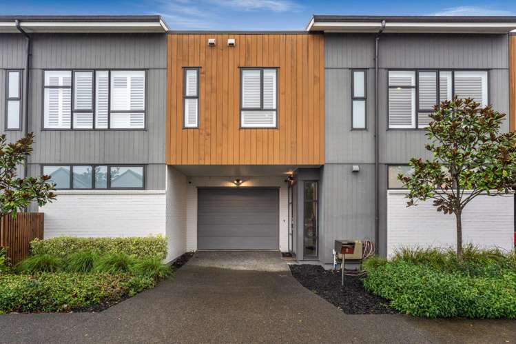8 Gateway Avenue_0