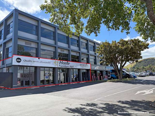 422M² RETAIL SPACE FOR LEASE!