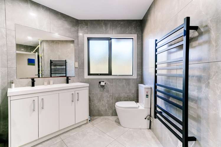 241 Paremoremo Road Lucas Heights_20