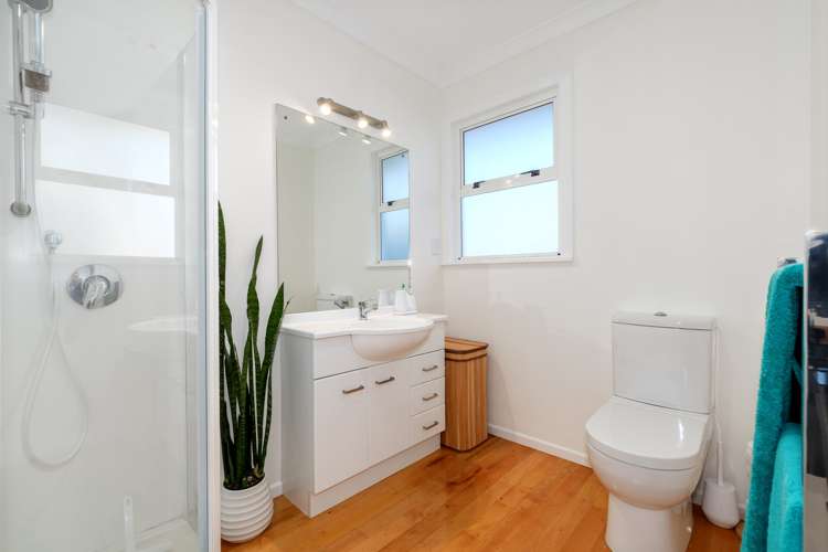 22 Seaview Road Otumoetai_11