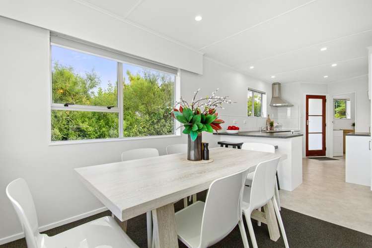 17 Gainsborough Grove Belmont_3