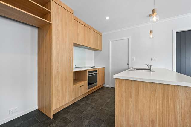 1/17 Greta Street Glenview_2