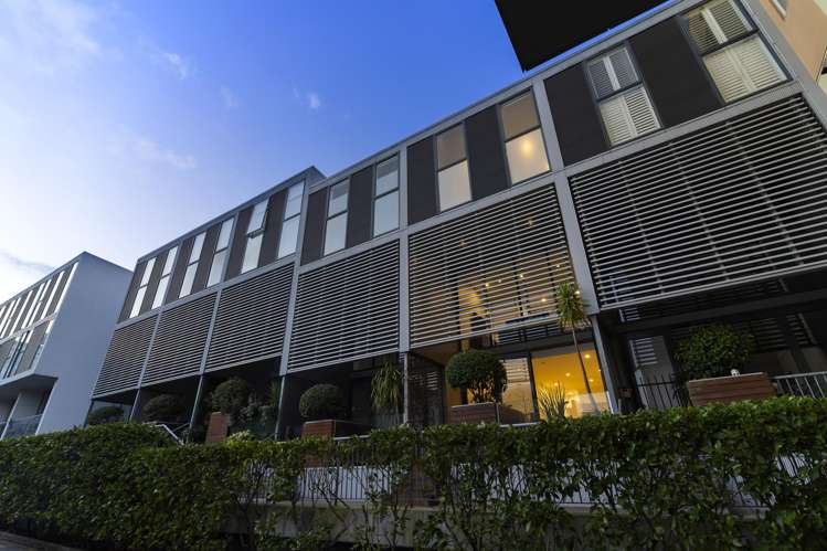 96 Fisher-Point Drive_0