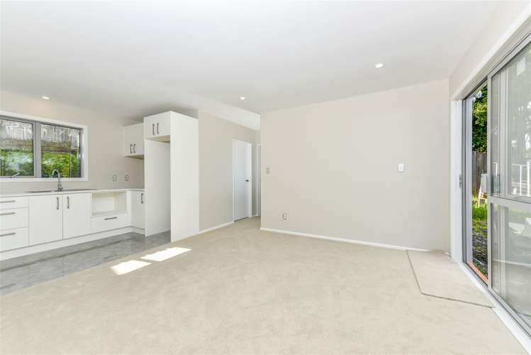 10 Quincey Place Massey_18