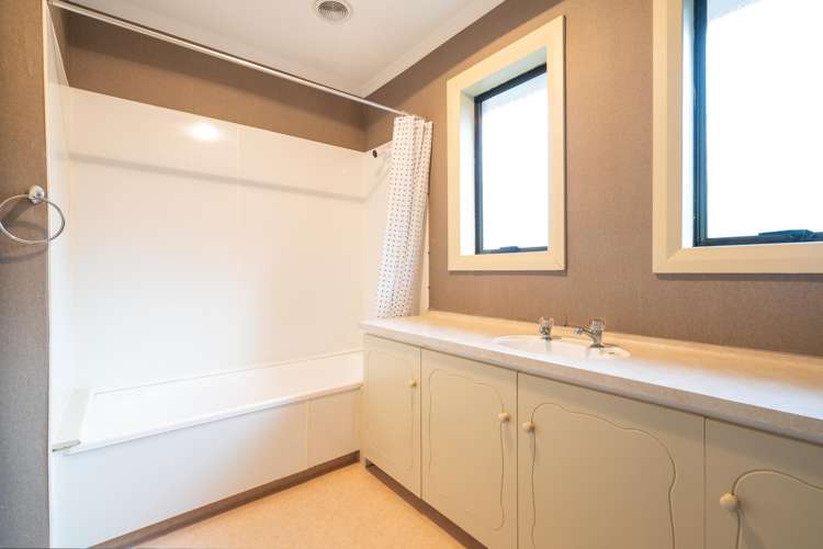 17 Waldron Crescent Green Island_9