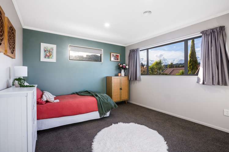 14 Betty Watt Grove Riverstone Terraces_14