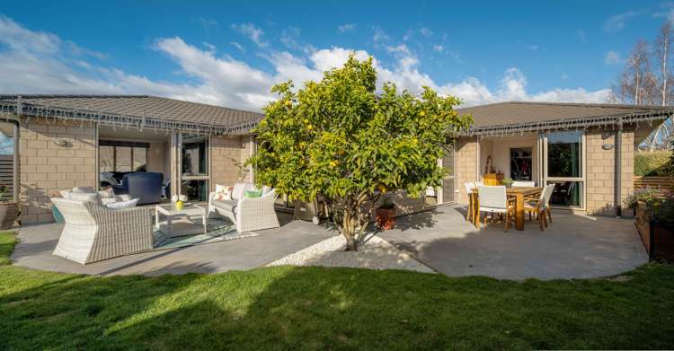 8 Kensington Place Springlands_11
