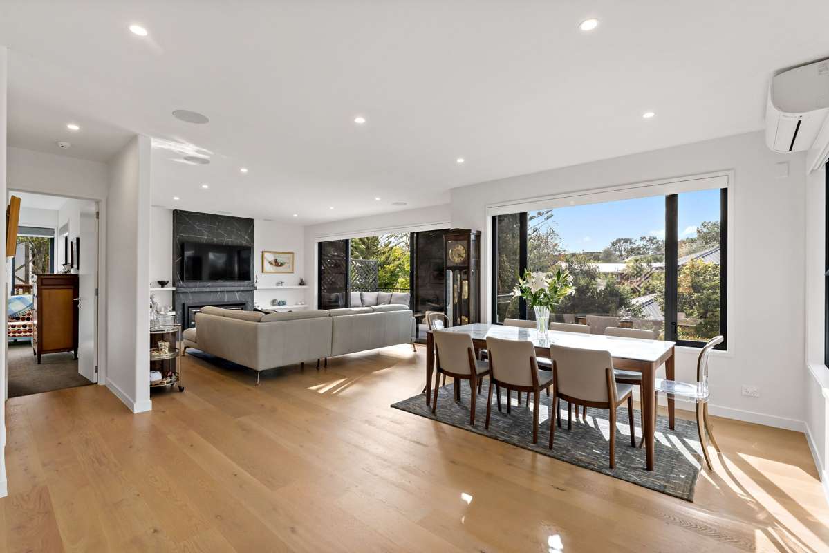 2/204 Riddell Road_1