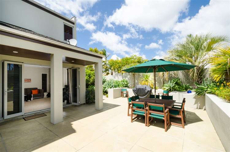 11 Courtneys West Harbour_13