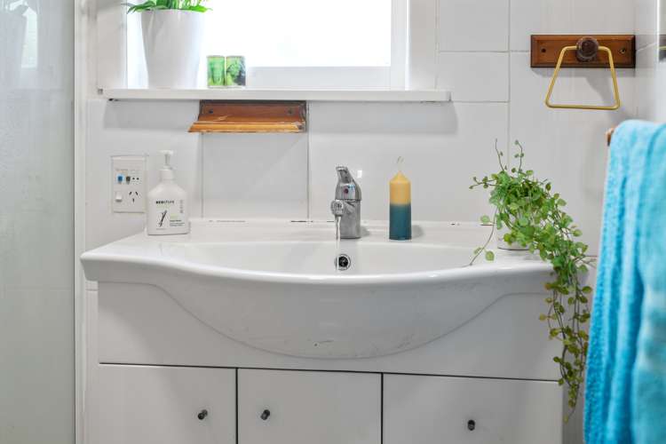 2 Sunset Crescent Maungatapu_12