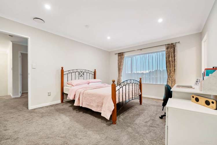 19 Castlebane Drive Flat Bush_15