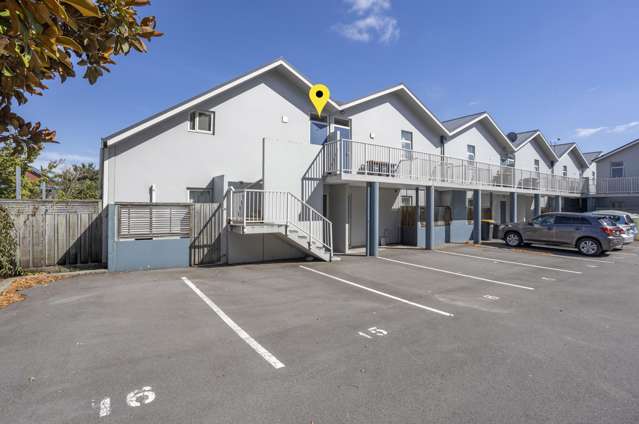 2 Bedrooms, 2 Car Parks, Outstanding Value