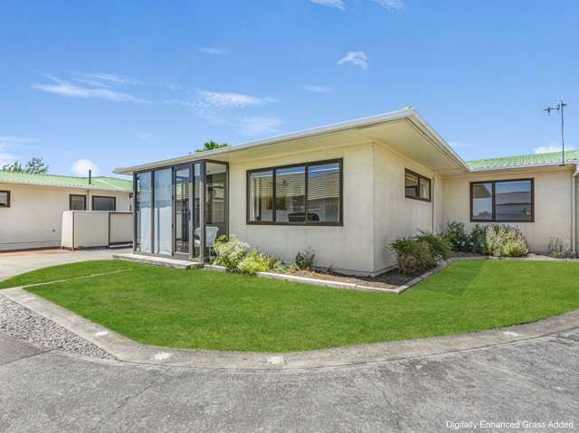 Sunny, Private & Exceptionally Presented