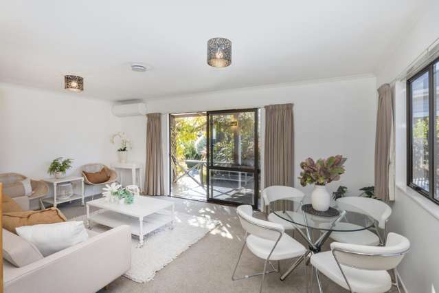 2/11 Duncan Street Sumner_1