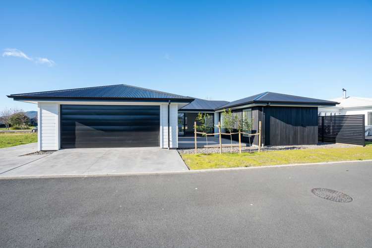 16 Maison Way Rangatira Park_11