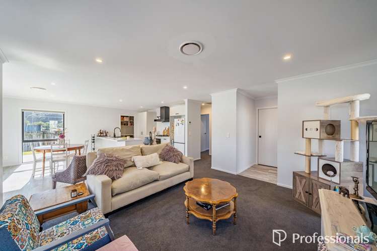 16a Sharpe Crescent_5