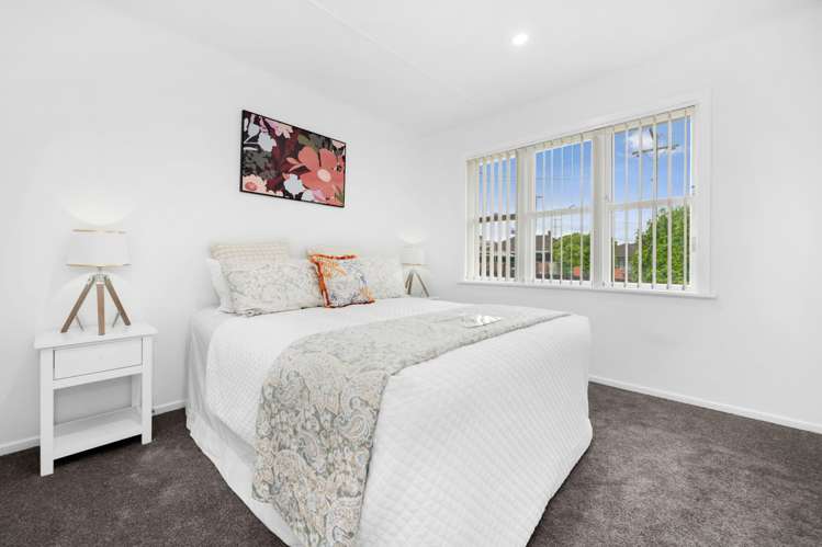 18 Crown Crescent Otara_9