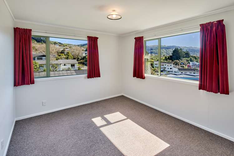 1a Sunrise Boulevard Tawa_11