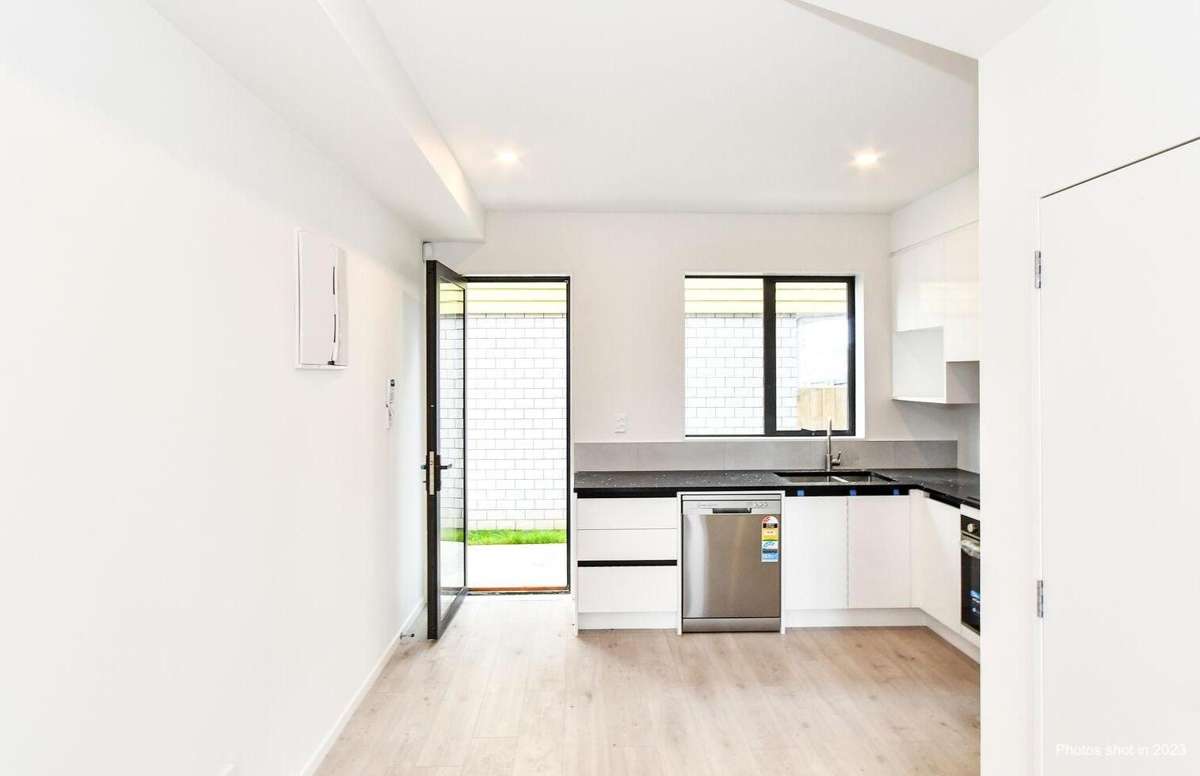 2/3226 Great North Road_1