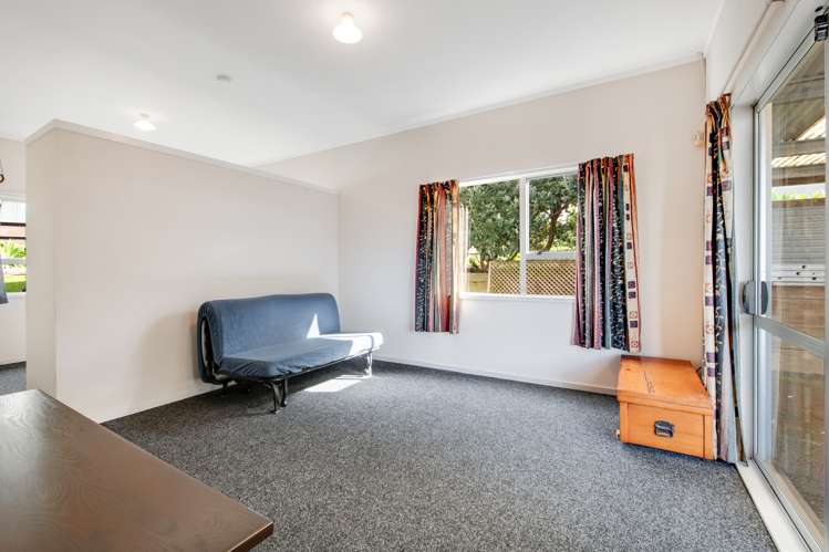 11 Fairway Avenue Red Beach_17