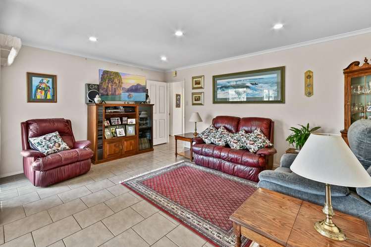 15 Trossach Place Wattle Downs_19