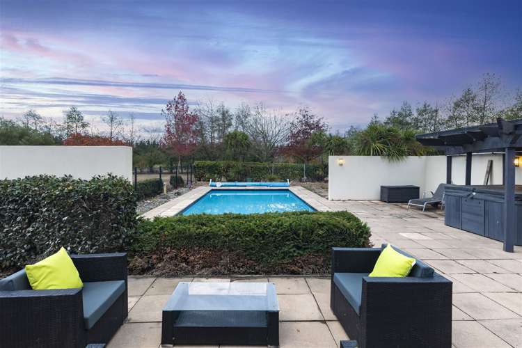 887 Two Chain Road Swannanoa_19