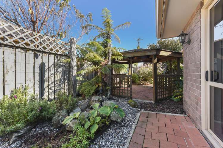 8 Otia Drive Richmond_9
