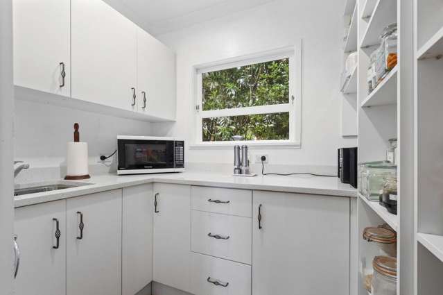 57 Beach Road Pahurehure_3