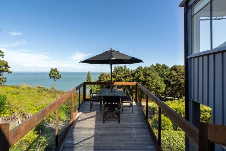 8 Herrings Cove Place Titirangi_31