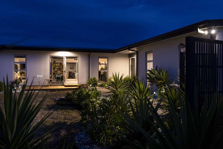 61 Edgewater Place Rarangi_38