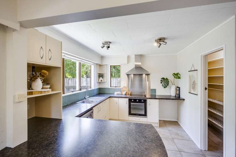 16 Ngarimu Crescent Taradale_13