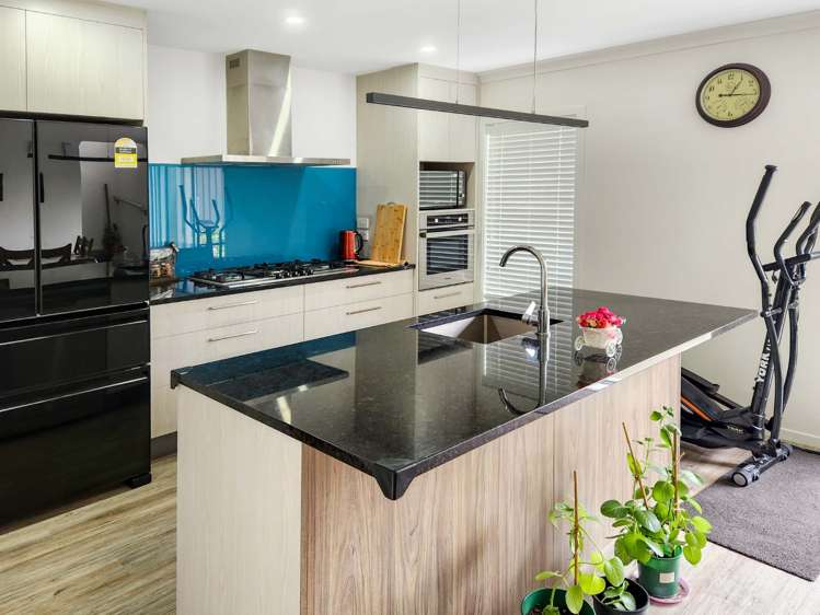 8 Taiko Place Porirua_1