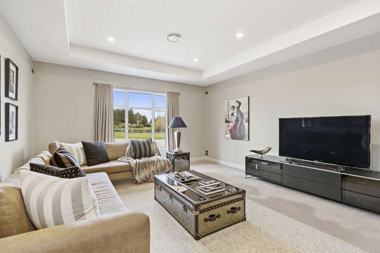 3 Old Windsor Lane Bottle Lake_8