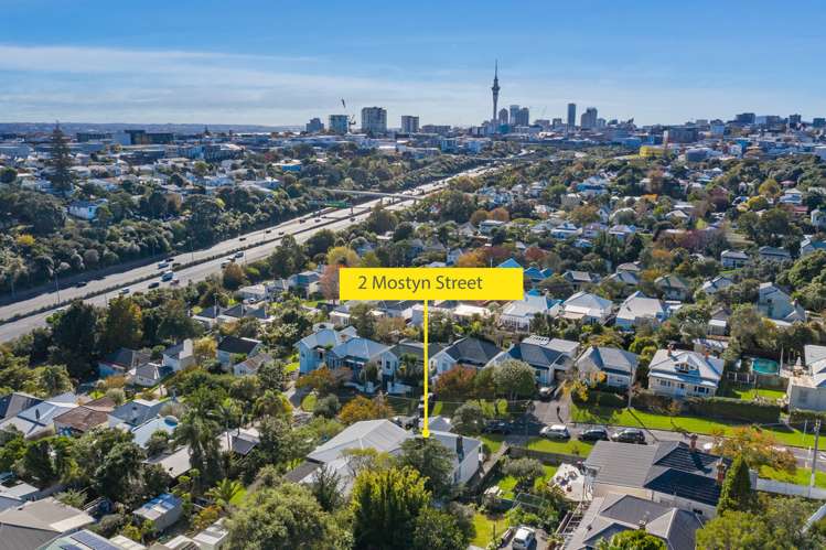 2 Mostyn Street Kingsland_17