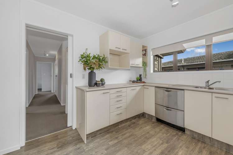 1/70 Mirrabooka Avenue Botany Downs_9