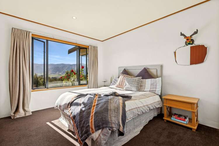 1091 Lake Hawea - Albert Town Road Lake Hawea_17