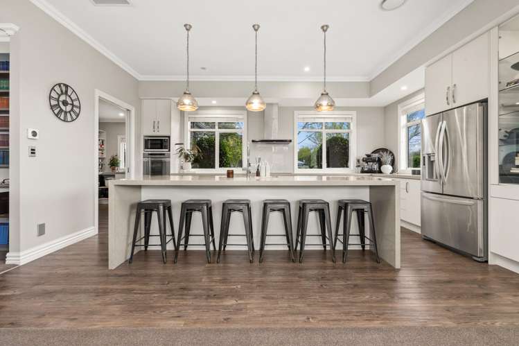 1097 Queen Street East Levin_21