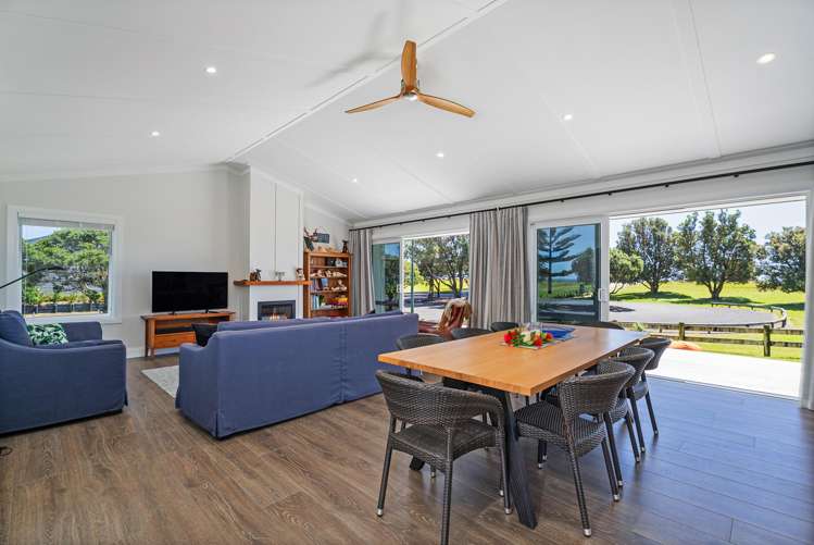 112 Ocean Close Matarangi_11