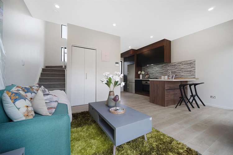 44 Picturesque Drive Flat Bush_2