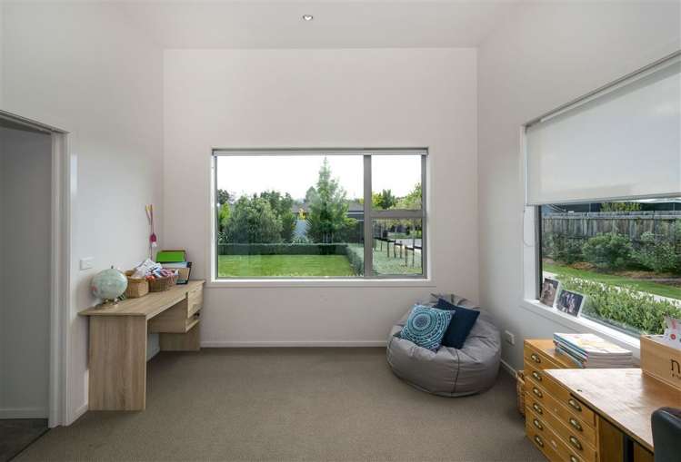 11 Nottinghill Drive Springlands_16